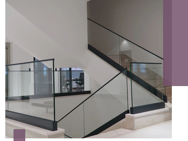 Стеклянные перила премиум-класса с установкой в Владимире