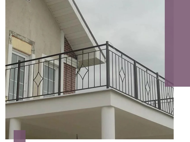 Изготовление балконных ограждений в Владимире из металла и стекла