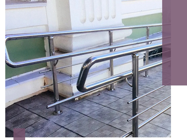 Ограждения пандусов из металла и нержавейки в Владимире