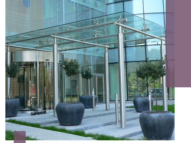 Навесы из стекла на заказ в Владимире — монтаж и установка